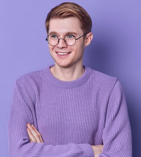 Мария работает дома